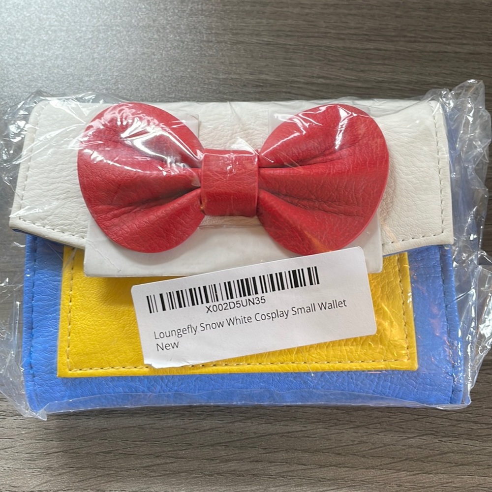 Snow White wallet